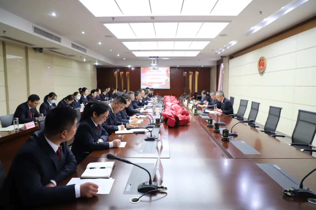 市检察院举行全市检察机关先进典型代表座谈会