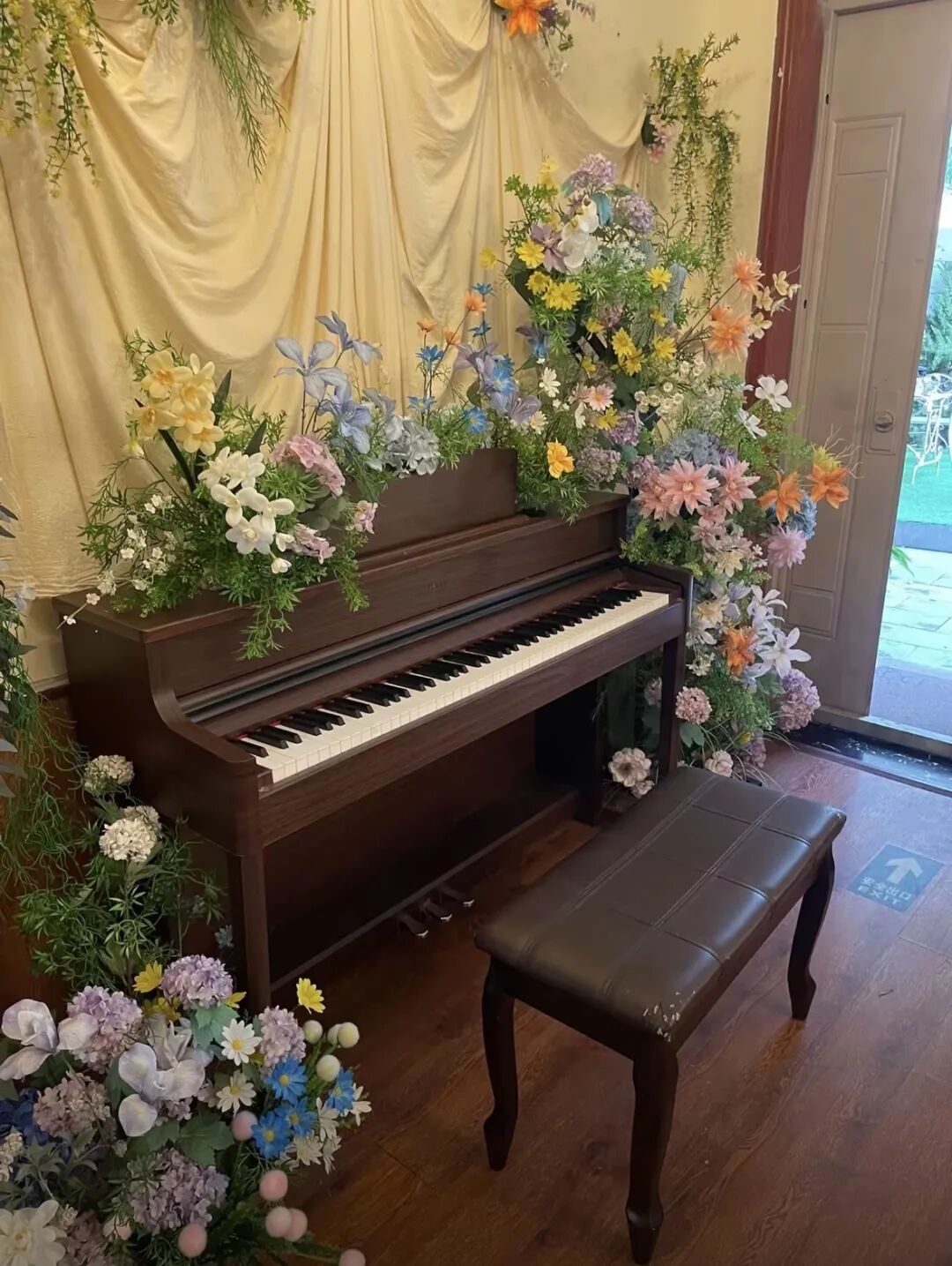 降温了,躲进这几家神仙咖啡馆,好看好拍还好玩!