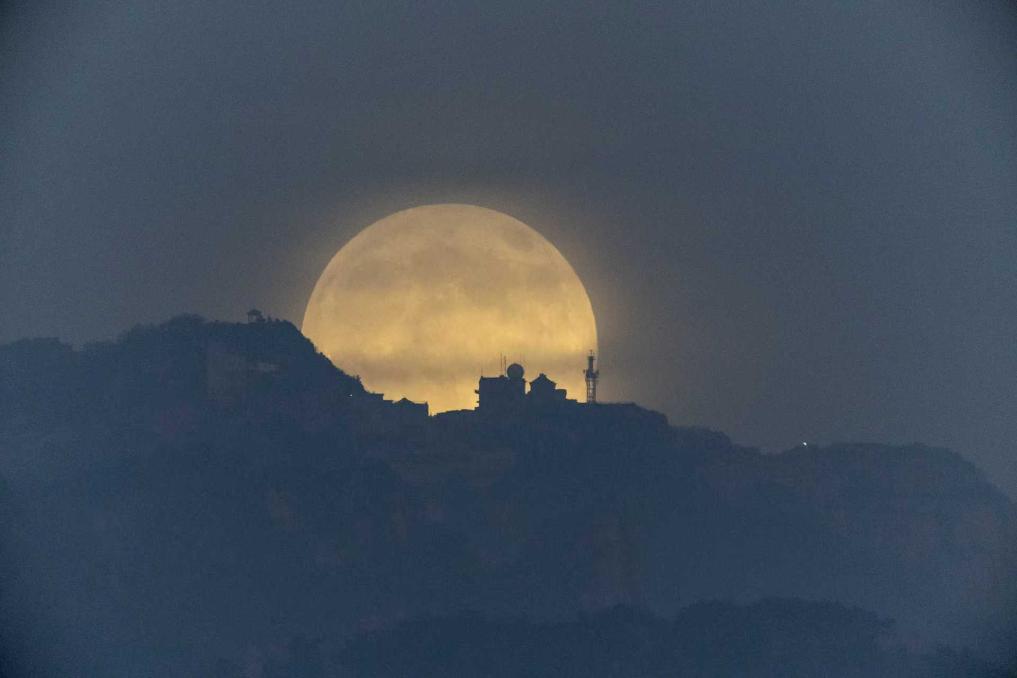 “超级月亮”即将登场,等你来赏!