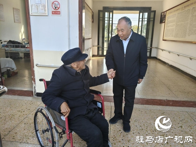 中国残联副主席张银良在国际残疾人日深入基层走访慰问