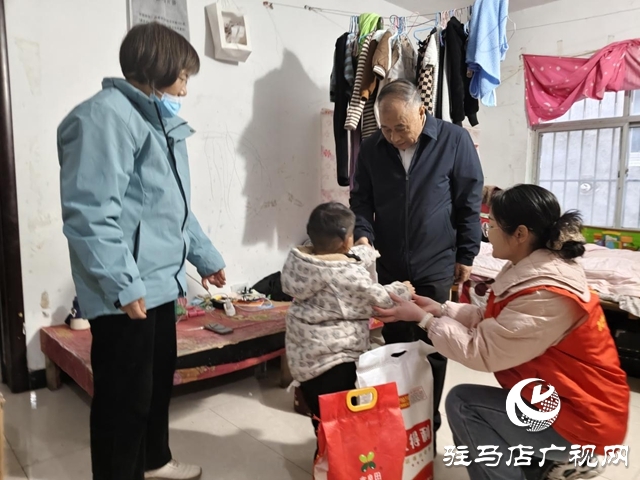 中国残联副主席张银良在国际残疾人日深入基层走访慰问