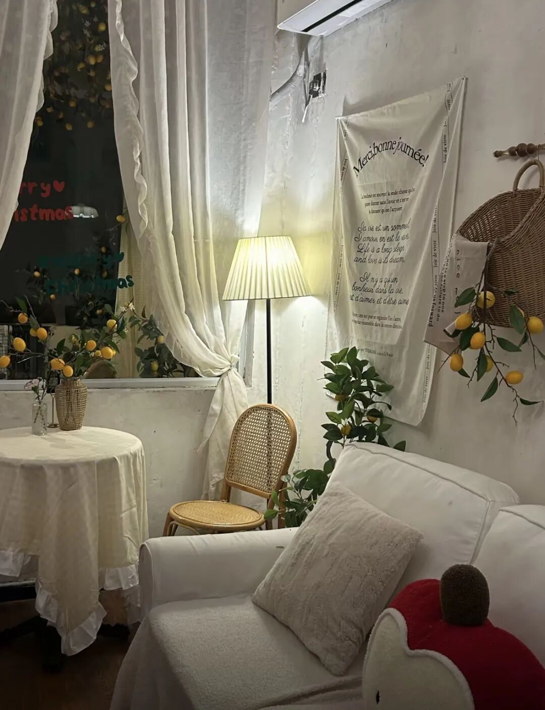 降温了,躲进这几家神仙咖啡馆,好看好拍还好玩!