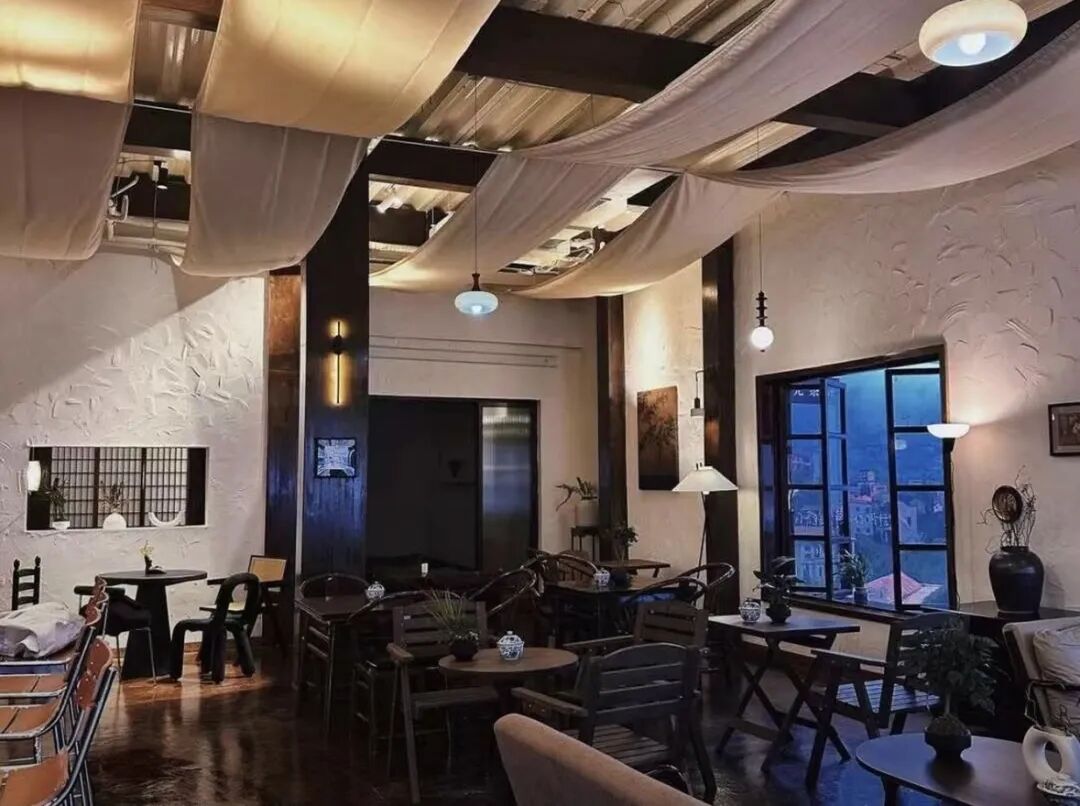 降温了,躲进这几家神仙咖啡馆,好看好拍还好玩!