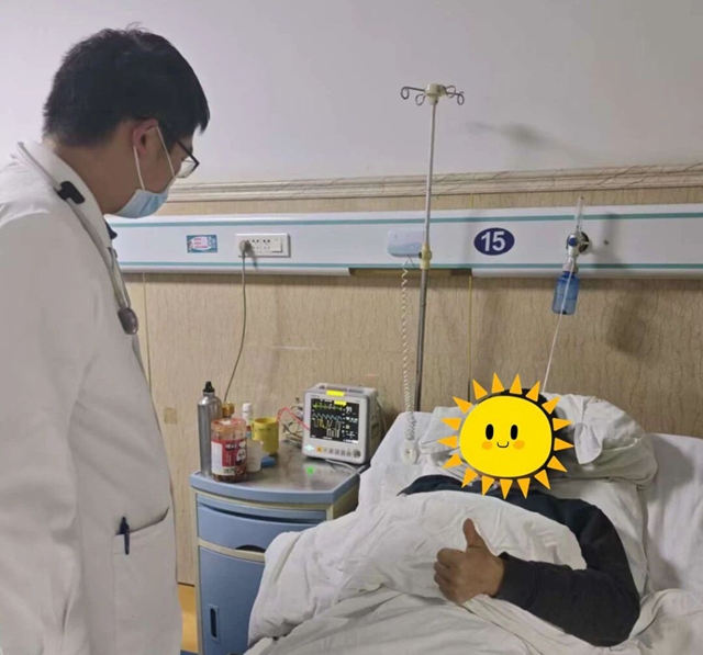 “谢谢大家,我不会没有爸爸了!” 驻马店市第一人民医院多学科救治重症“白肺”患者