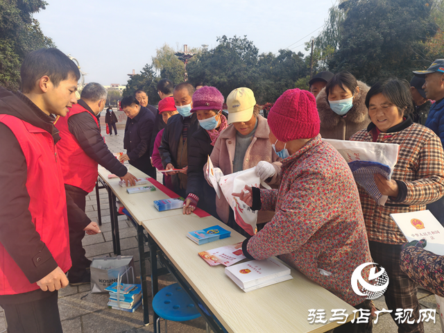 平舆县举办国家宪法日集中宣传活动 法治精神浸润民心