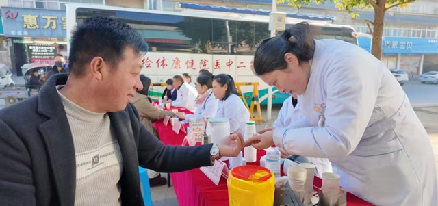 冬日送暖 健康同行 | 驻马店市第二中医院&ldquo;中医适宜技术推广&rdquo;基层行走进老河乡