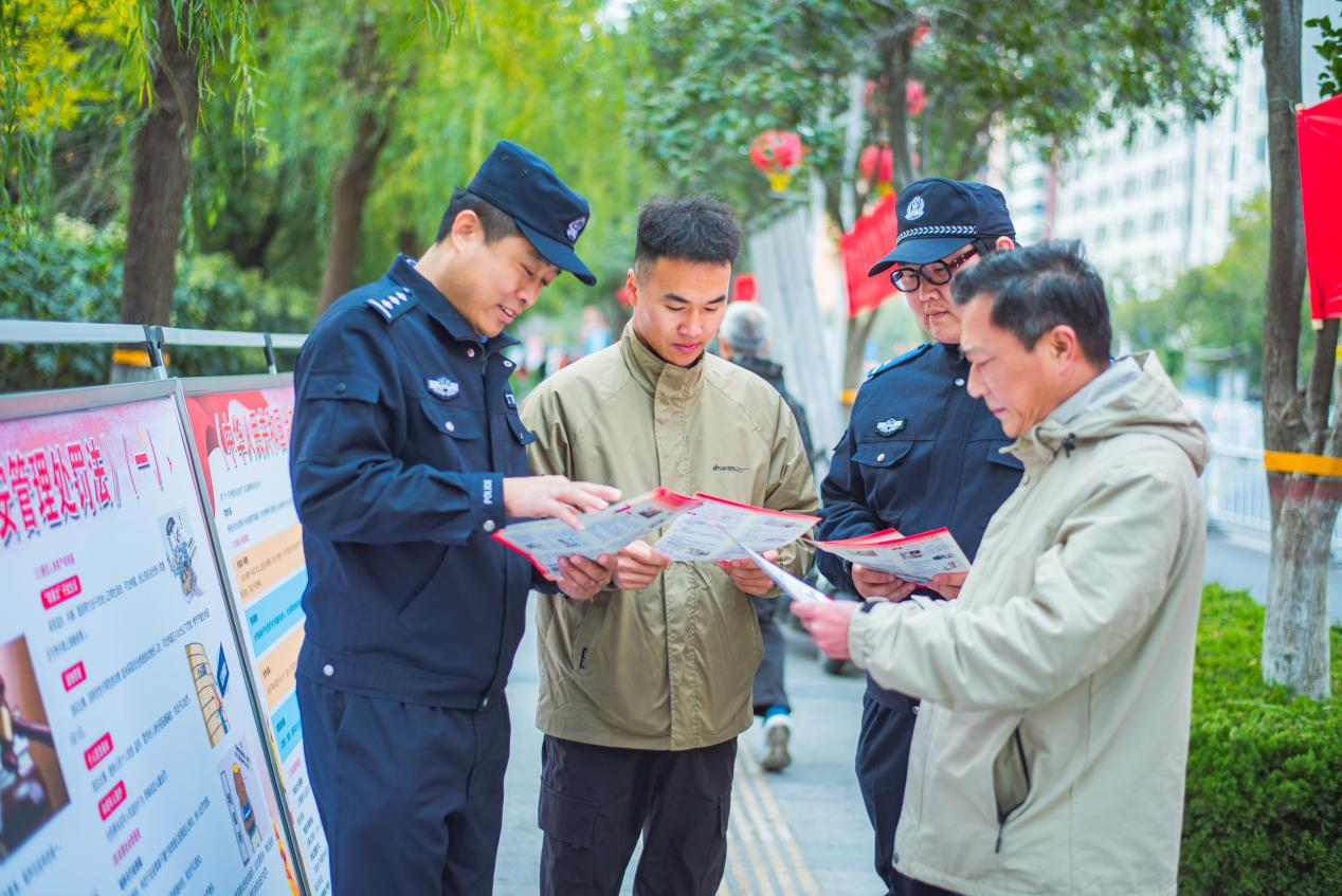 驻马店市公安局经济开发区分局开展“国家宪法日”普法宣传活动