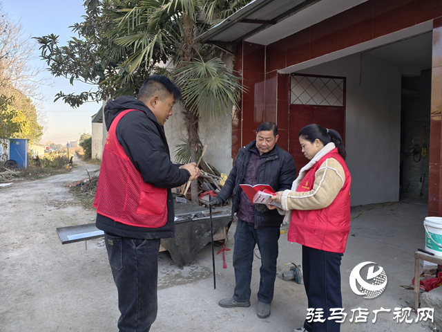 贾庄居委会开展“宪法宣传暖人心”活动