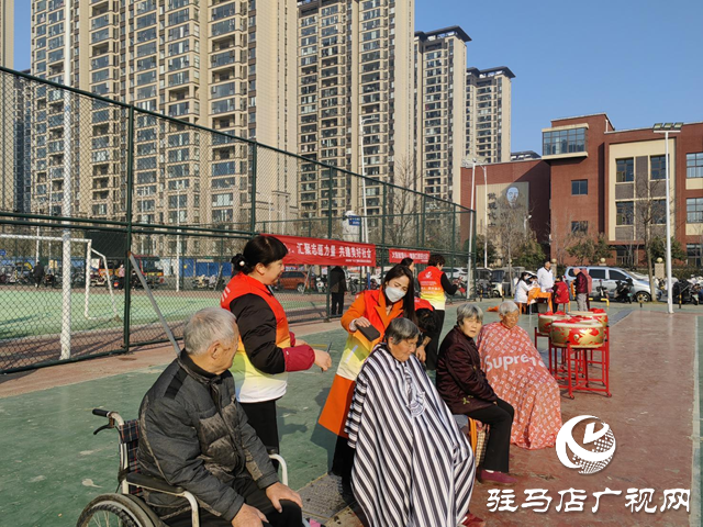 驻马店天中义工联合会开展国际志愿者日主题活动