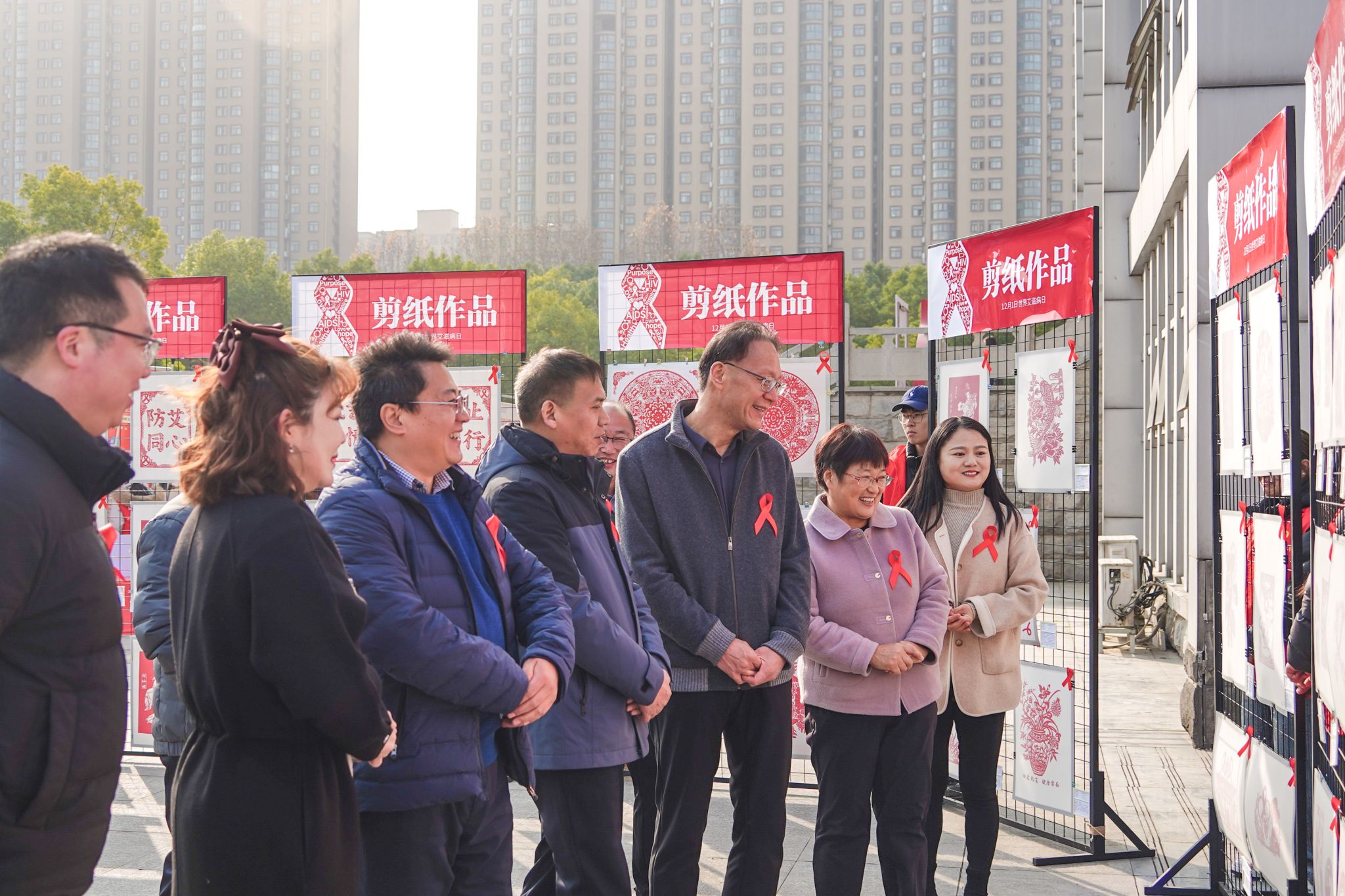 驻马店职业技术学院成功举办“笔墨传情,艾止于行”防艾书画剪纸作品大赛