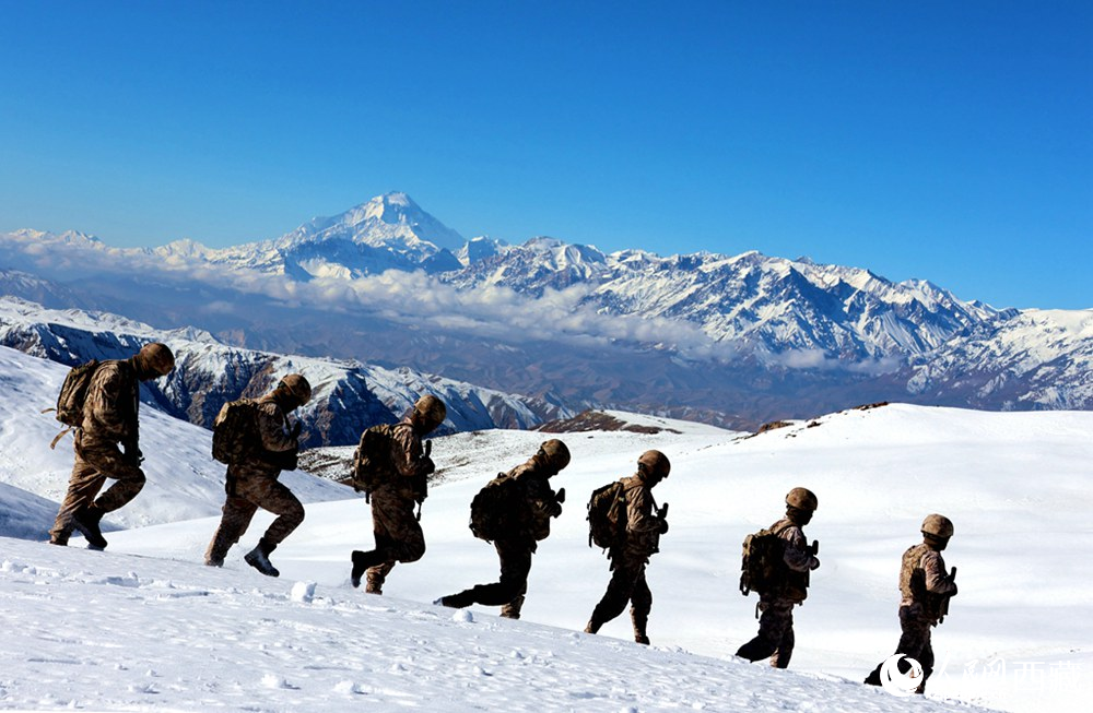 他们站立的地方，就是中国