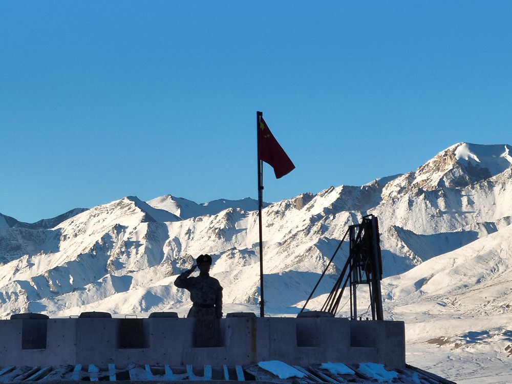 他们站立的地方，就是中国