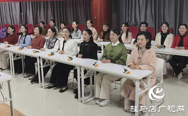 驻马店职工夜校美化声音班举行“绕口令”课程结业展演