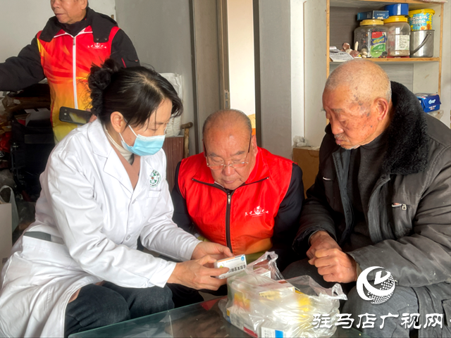 驻马店组织开展“幸福来敲门”志愿服务活动