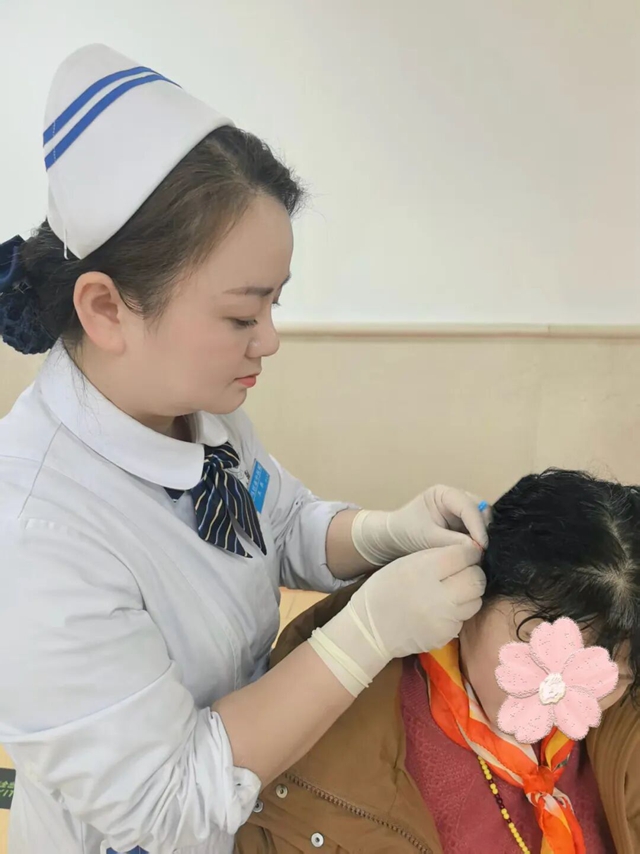 告别失眠！中医耳尖放血疗法助您夜夜安眠