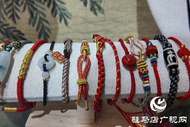 中国传统绳结技艺传承 美好寓意点缀现代生活