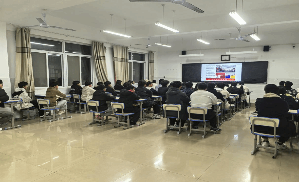  弘扬法治精神 筑牢育人根基——驻马店职业技术学院信息工程学院开展“宪法宣传周”系列教育活动