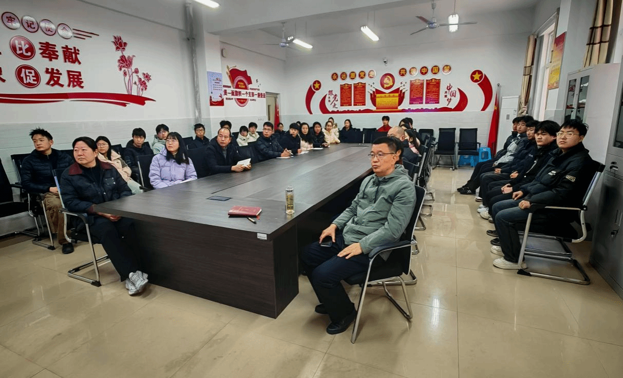  弘扬法治精神 筑牢育人根基——驻马店职业技术学院信息工程学院开展“宪法宣传周”系列教育活动