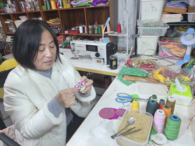 一缕药香传非遗 巧手匠心“囊”括现代生活