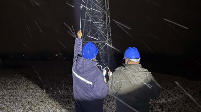 国网泌阳县供电公司:踏雪巡线护光明 寒夜坚守暖万家