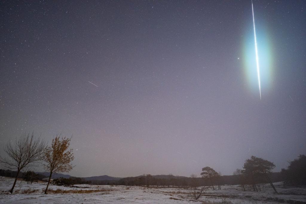 双子座流星雨演绎“浪漫天象”