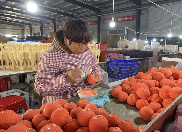 驿城区老河乡：“小玩具”做出增收“大文章”