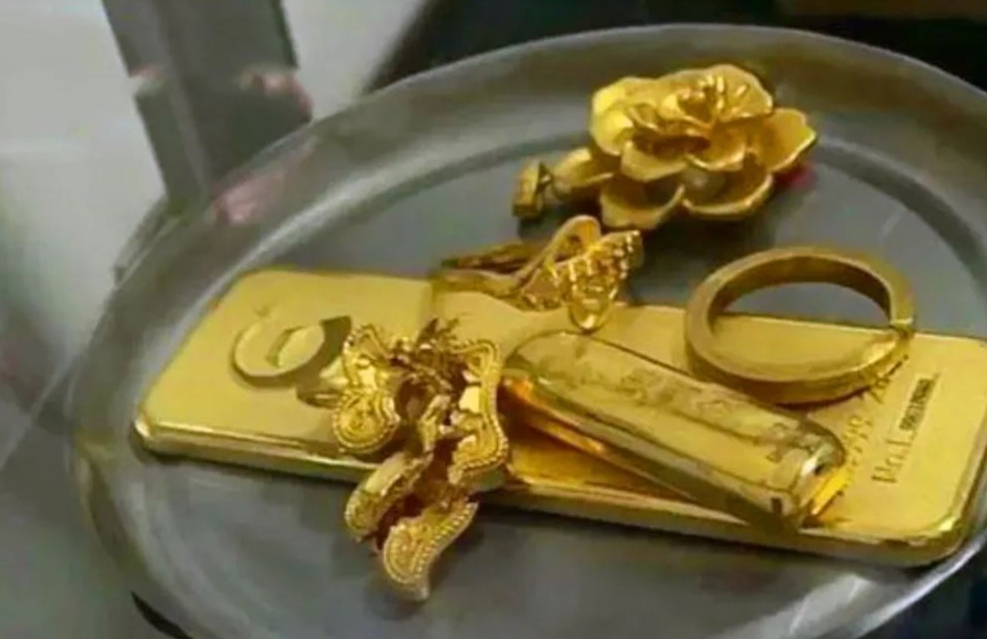 快递藏黄金 牵出涉诈案