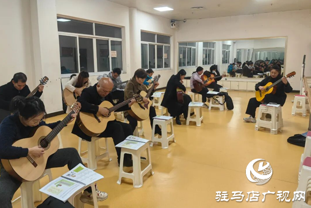 “天中智慧夜校”公益培训结课 夜间艺术课堂点亮市民文化生活