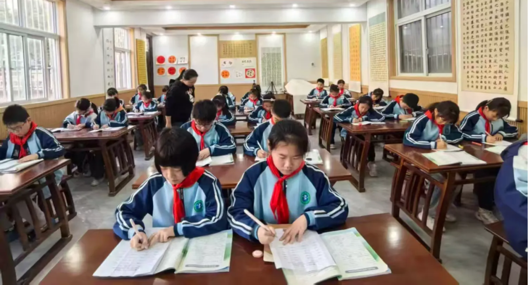  驻马店市第三小学英语素养系列活动之书法比赛