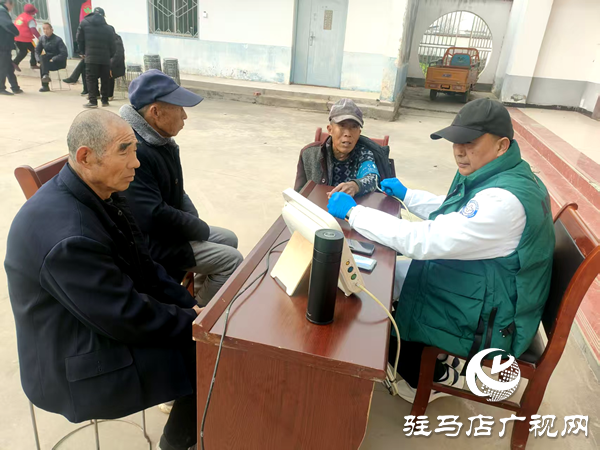 平舆县在西洋店吴湾村新时代文明实践站举办“我们的节日·冬至”敬老饺子宴文明实践活动