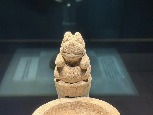 文博日历丨古人的熨斗上有个会打招呼的瑞兽