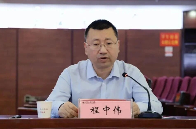 河南省临床检验管理分会医学检验公益科普系列活动首站(驻马店站)暨2025年度市临床检验专业第二次实验室质量控制会顺利召开