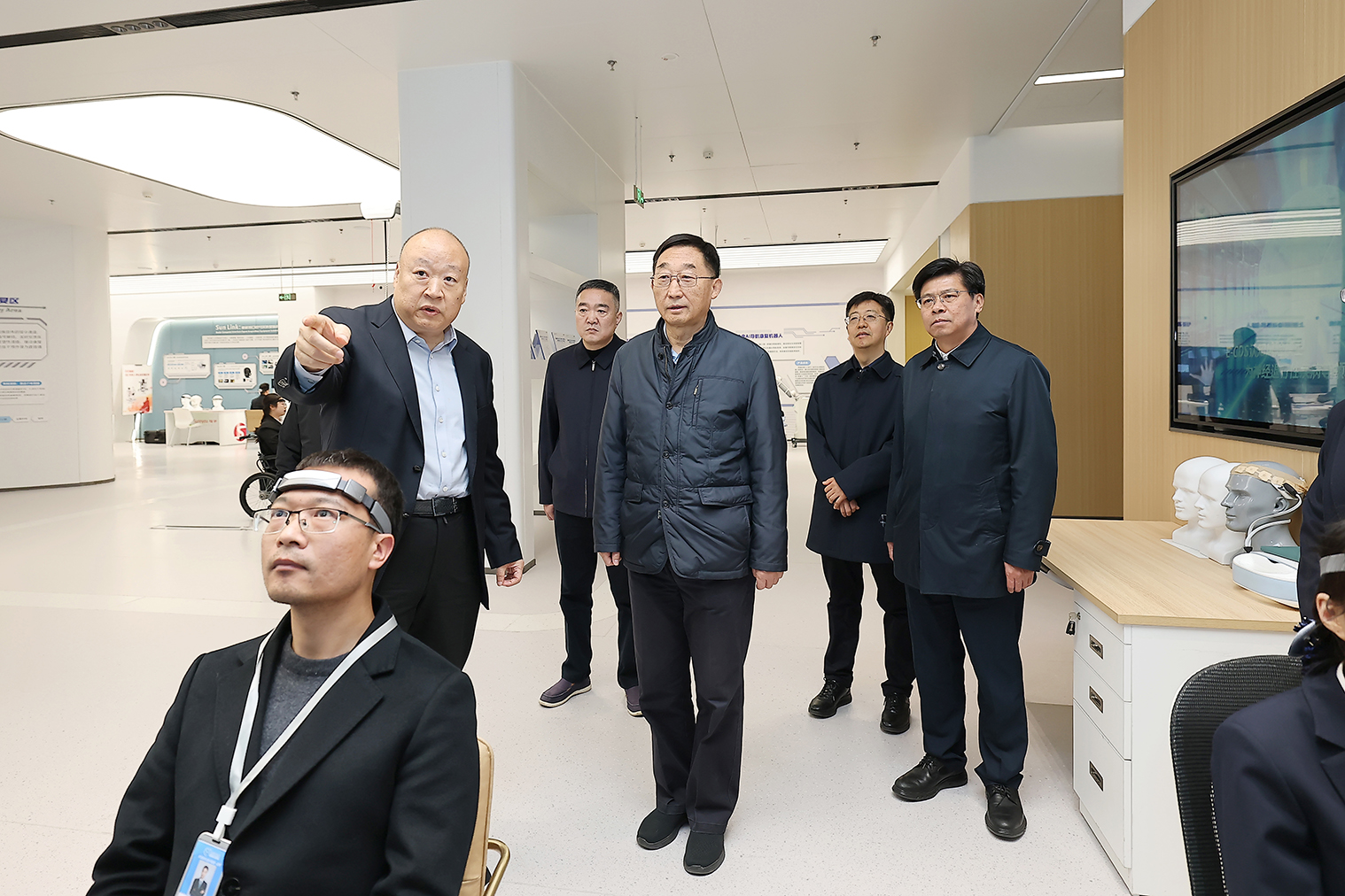 刘宁到安阳龙安区文峰区内黄县检查指导工作时强调：强化科技创新推动产业转型升级 打造精品旅游线路知名文化地标