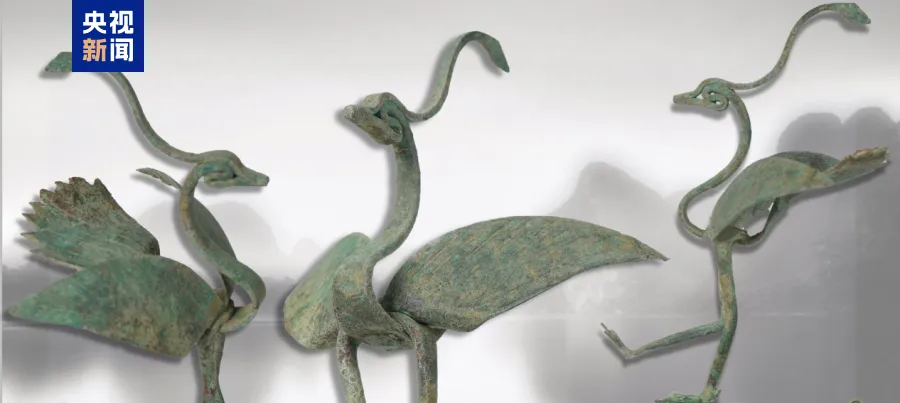 文博日历丨如何用青铜做出轻盈感？古人用几根线说明白了