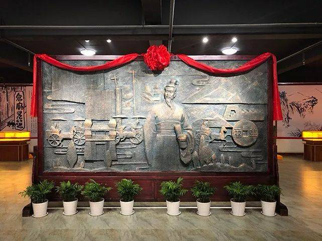 当课本里的秦相，成了故乡的 “同乡人”