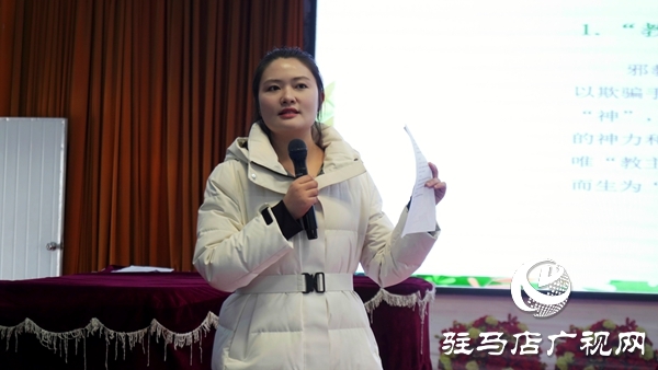 平舆县委政法委组织反邪教宣传进校园 筑牢青春防护墙