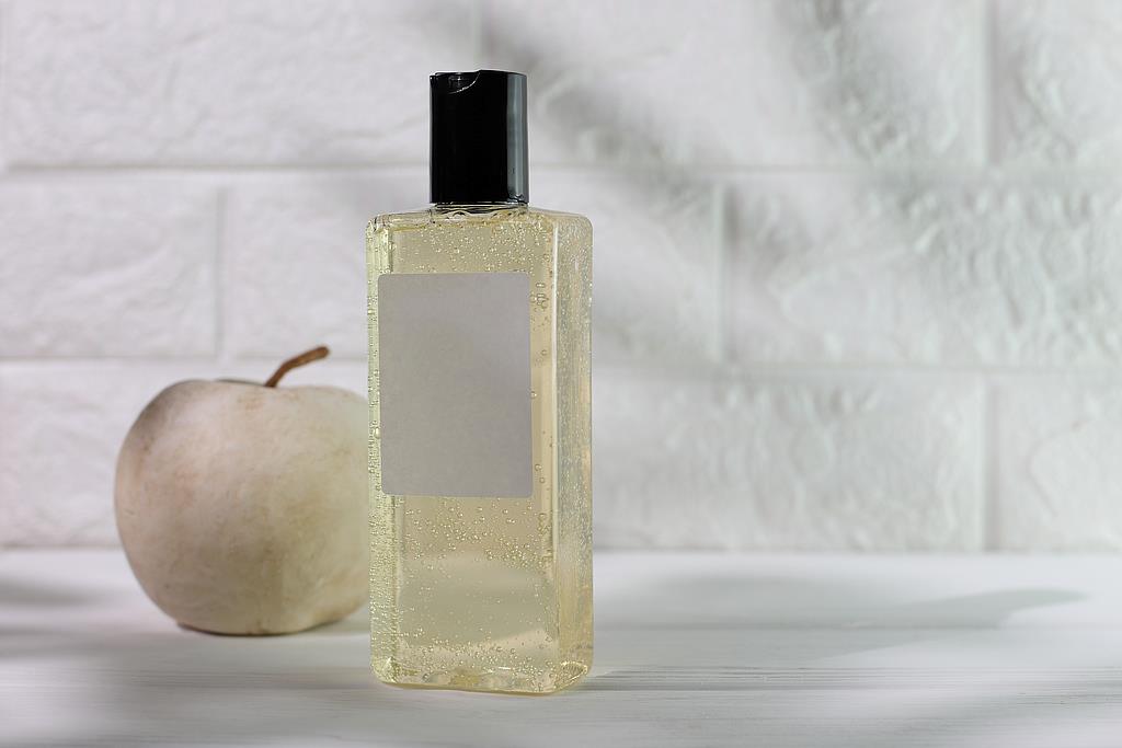 网上爆火的“以油养肤” 真的有用吗