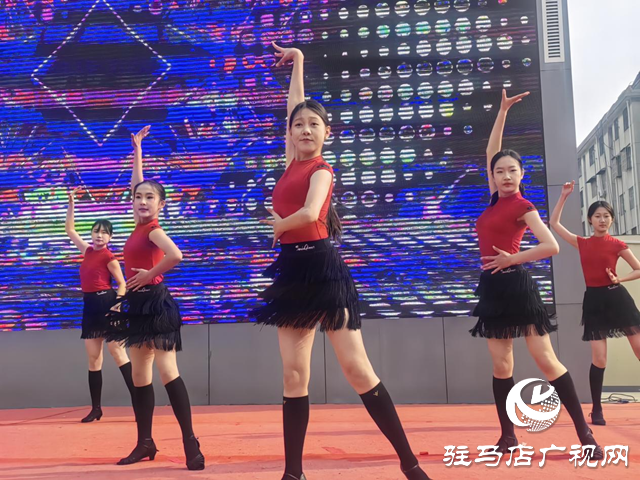 艺韵飞扬庆元旦 青春筑梦展风采