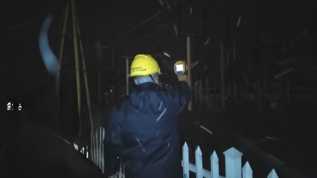 国网确山县供电公司：雪夜特巡 筑牢光明防线