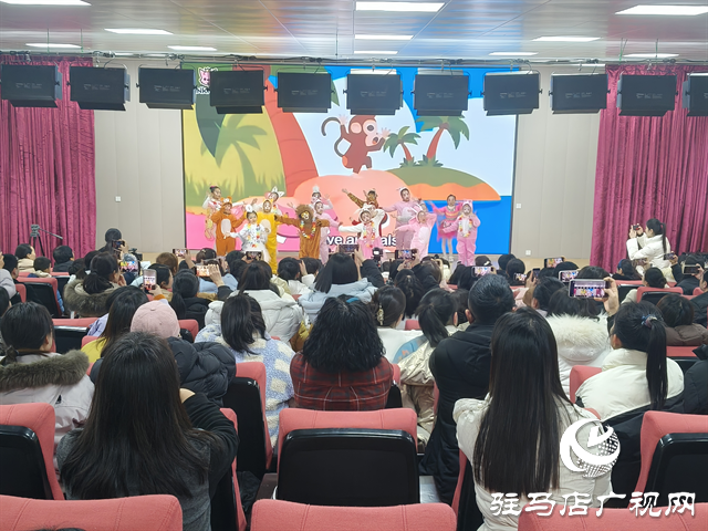  驻马店市第二十三小学举办迎新年英语教学成果汇演