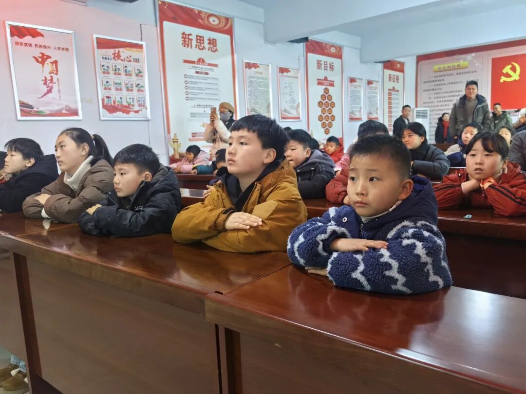 “玩”转艺术之趣 “美”育童年之心