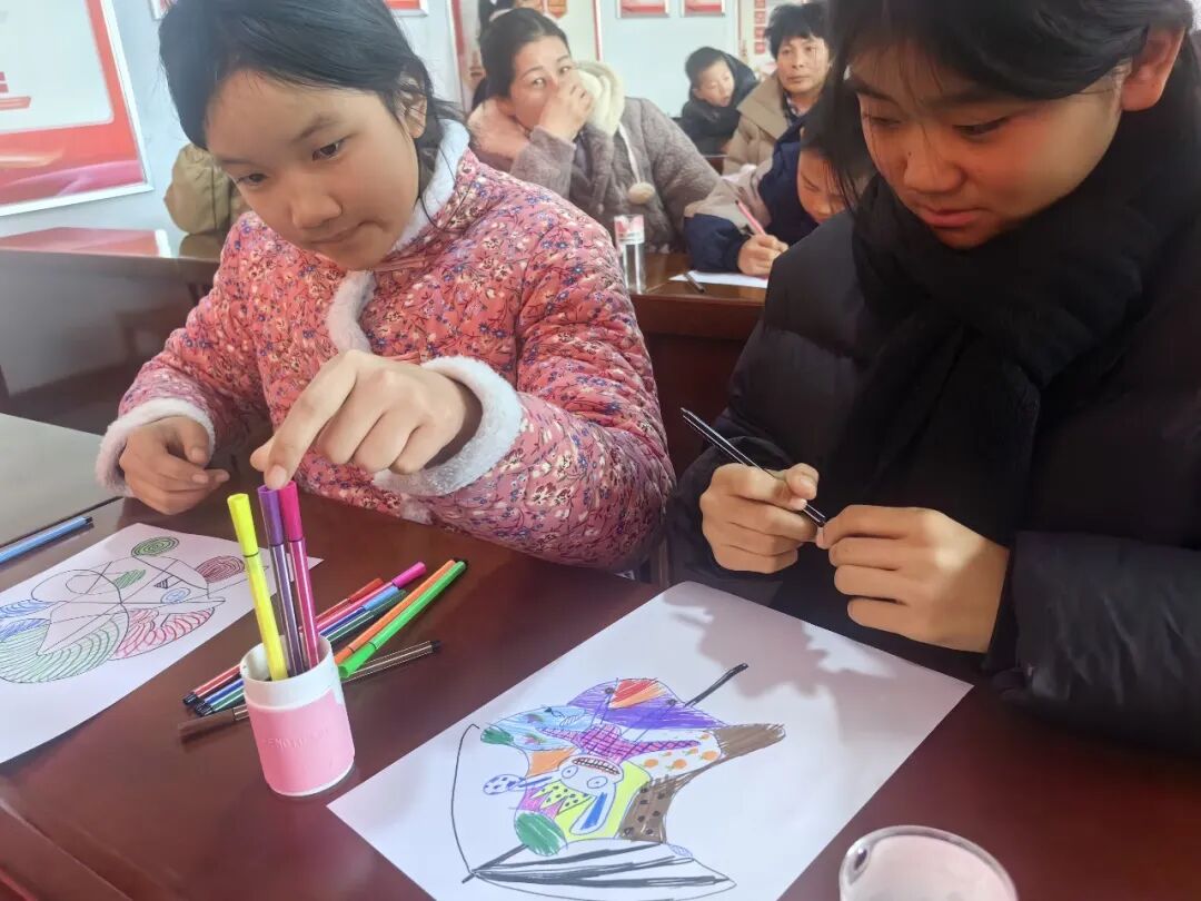 “玩”转艺术之趣 “美”育童年之心