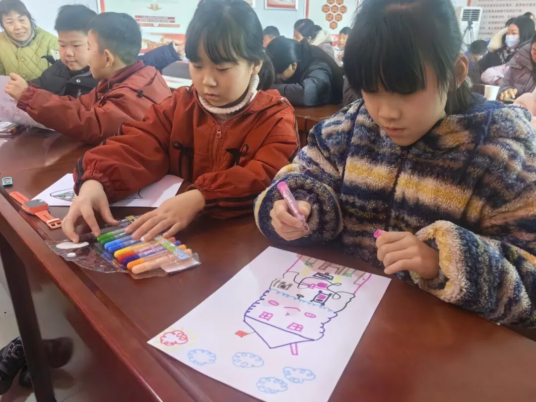 “玩”转艺术之趣 “美”育童年之心