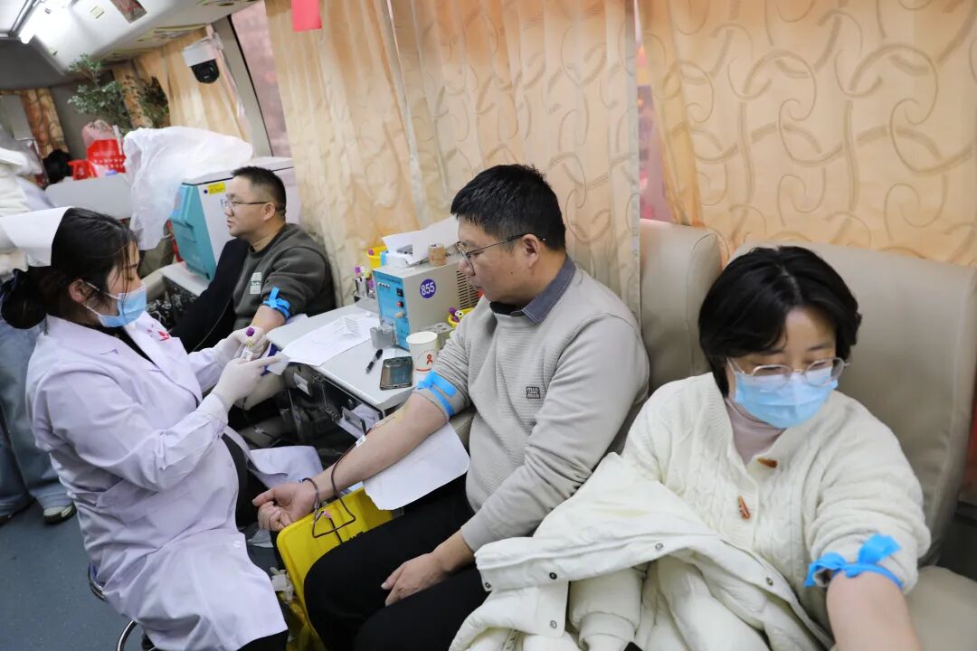 驿城区检察院组织开展无偿献血活动