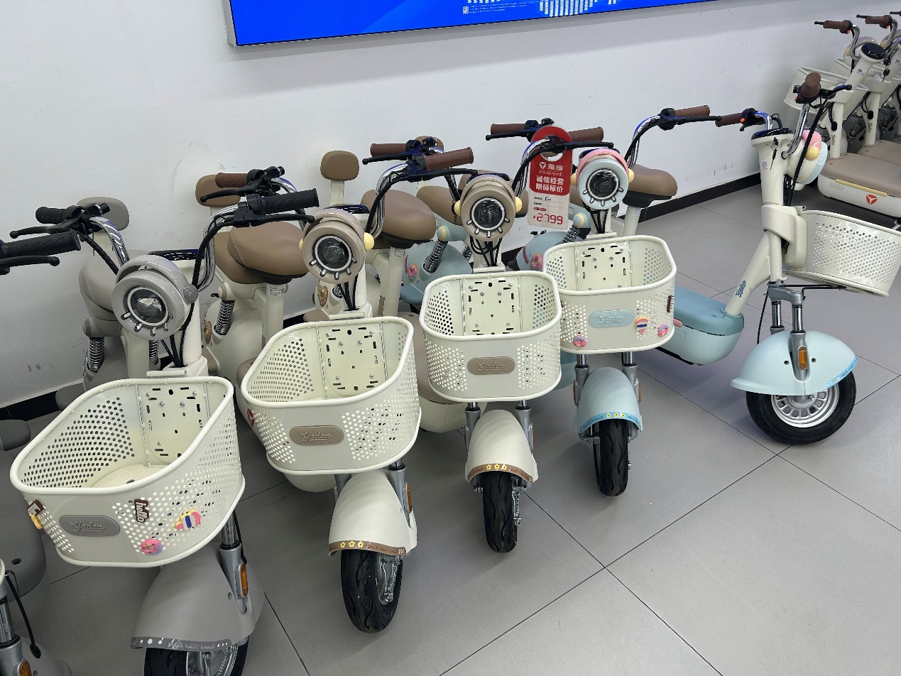 门店新国标电动自行车扎堆，消费者为何仍观望？