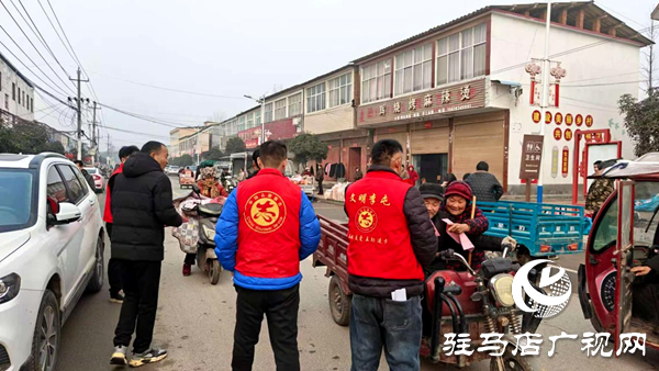 平舆县李屯镇：法治宣传“赶大集” 扫黑除恶入民心