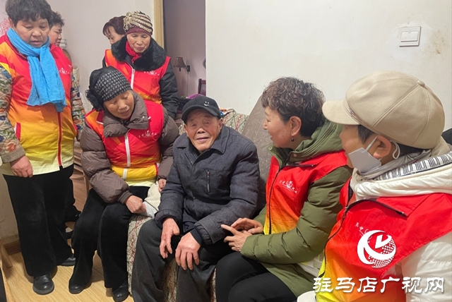 天中义工开展“幸福来敲门”活动 温暖空巢老人与残疾人