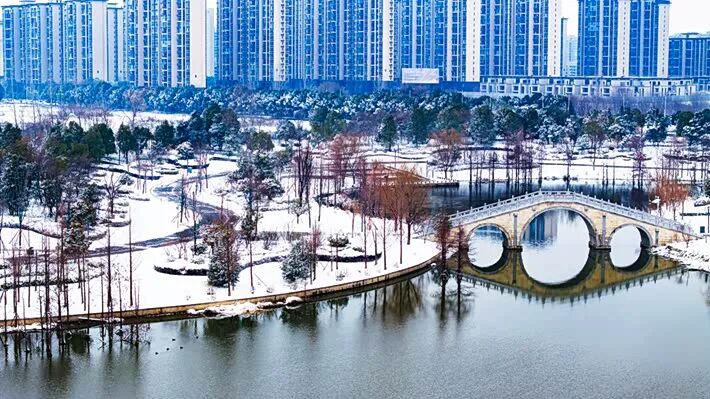 雪落玉湖 如诗如画