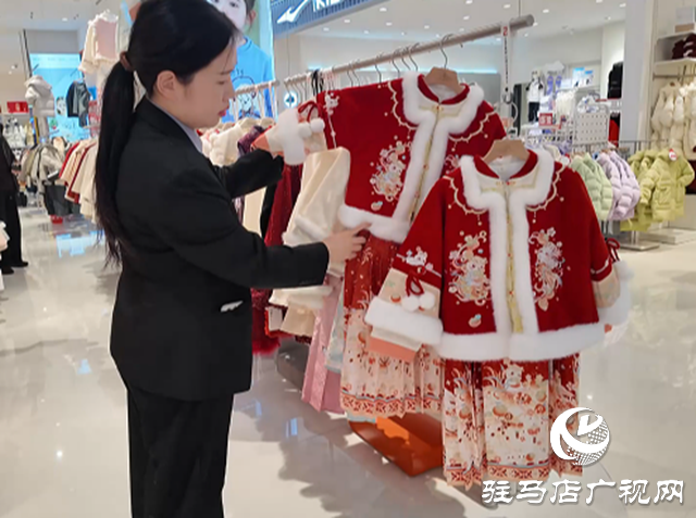 新年服装点燃春节经济&ldquo;新中式&rdquo;服装成消费热潮