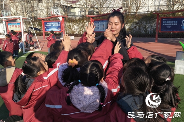 彭洁琼：五彩拐杖映初心 匠心师者育芬芳